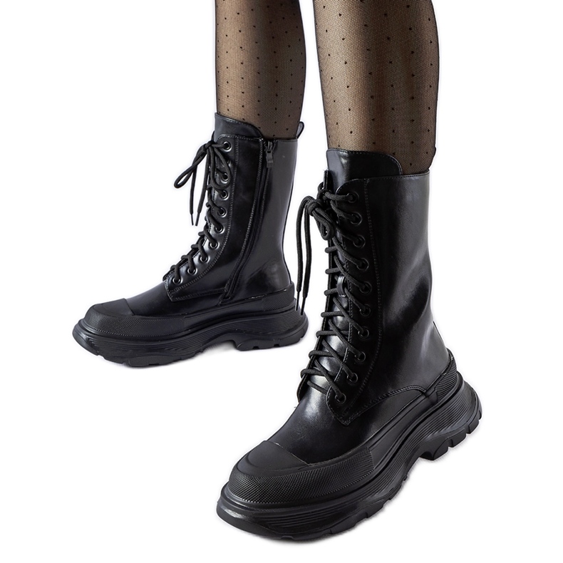 Crne radničke cipele sa debelim crnim đonom Crosia crno