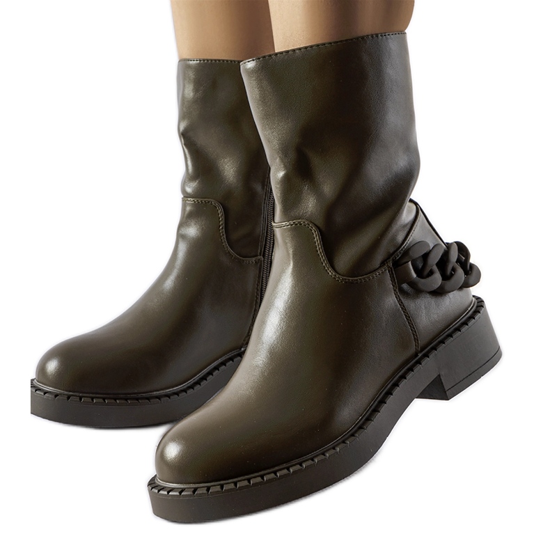 Inna Zelene izolirane gležnjače s lancem iz Linera zelena