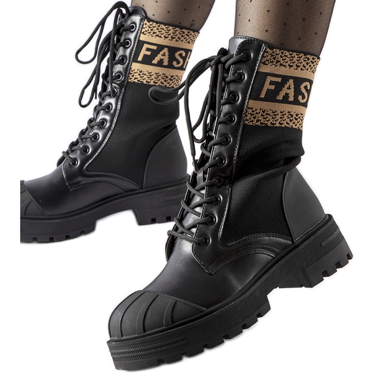 Crne čarape sa smeđim natpisom Daria crno