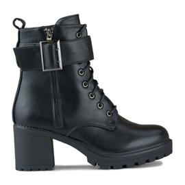 Ženske crne gležnjače s velikom kopčom crna