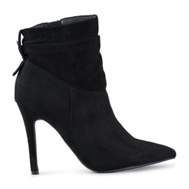 Crne gležnjače s visokom petom od antilopa i višim gornjištem crna