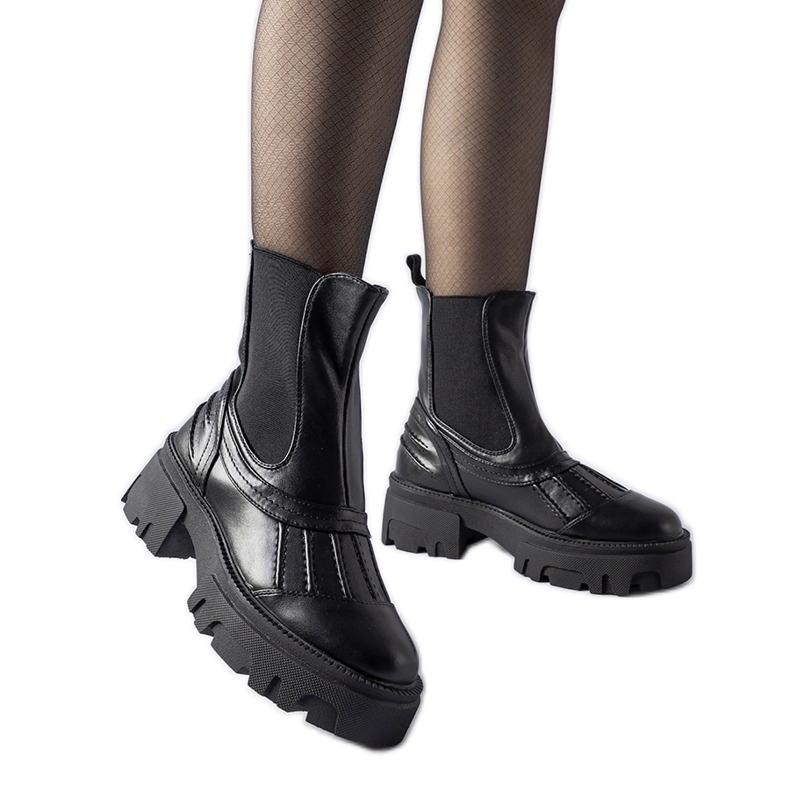 Crni masivni izolirani Carruba radnici crno