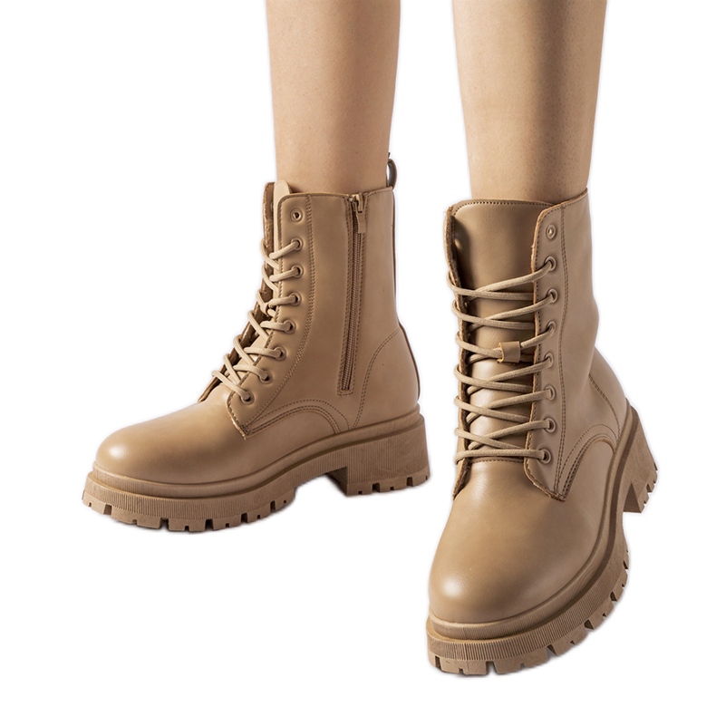 Bež izolirane ženske Chirico radnice