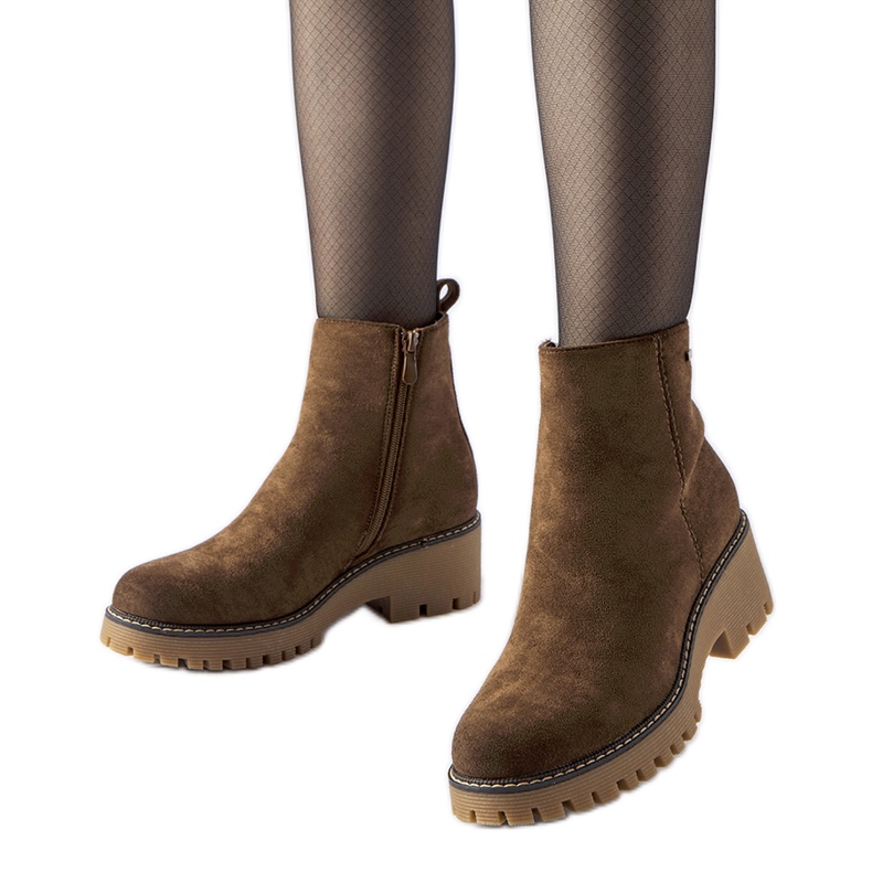 Smeđe izolirane gležnjače s debelim Pieve potplatom smeđa