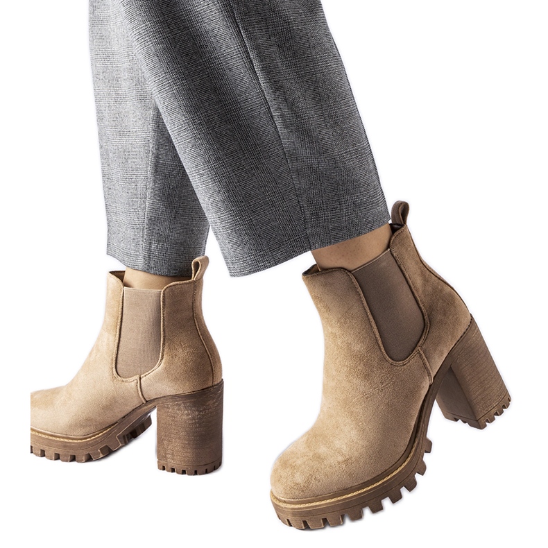 Bež gležnjače na masivnu Montelparo petu