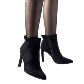 Crne gležnjače s volanom na Dolcelino visoku petu crno