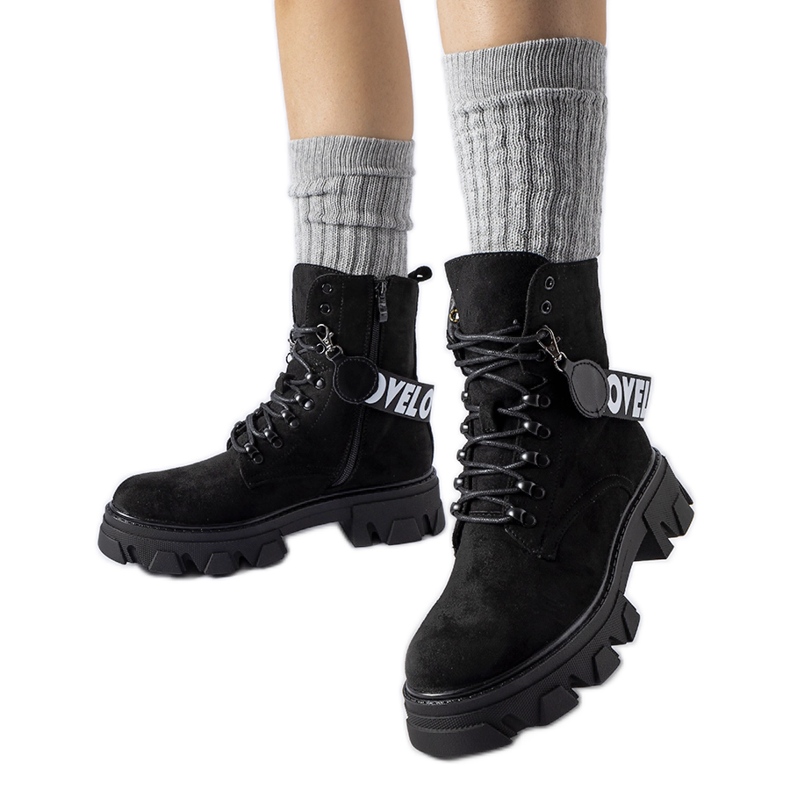 Crne gležnjače s ukrasnim remenom koji se može odvojiti crno