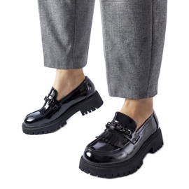 Crne lakirane mokasine s kopčom marke Agordina crno