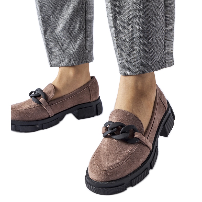 Smeđe natikače s lancem od eko antilop kože smeđa