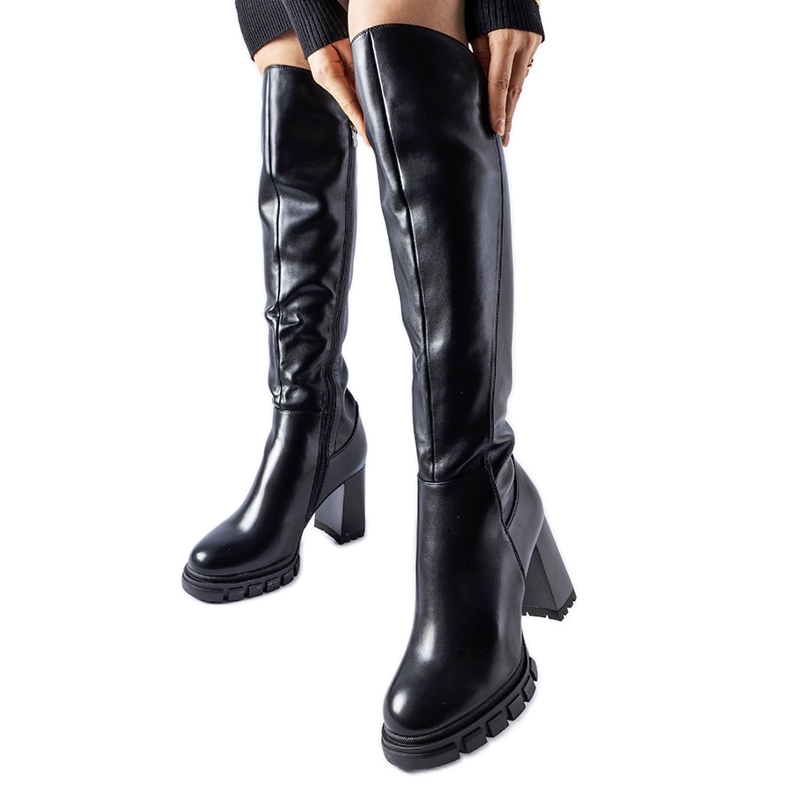 Crne duge tople čizme na visoku petu crno