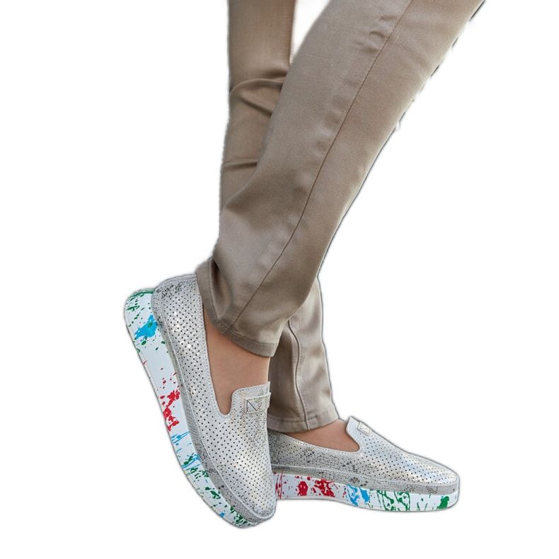 Bež cipele sa šarenim klinom