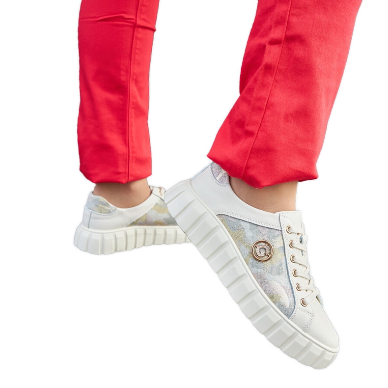 Bež kožne tenisice sa kamenčićima