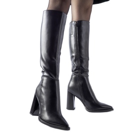Crne klasične čizme na visoku petu crno