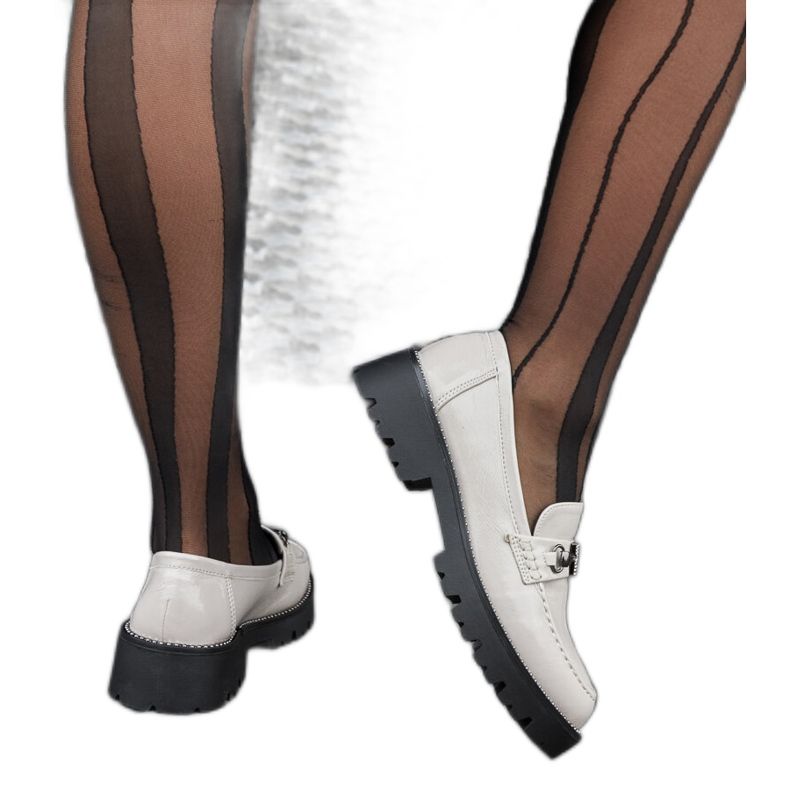 Sive lakirane mokasine sa kamenčićima siva