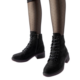 Crne klasične gležnjače s ljubičastim potplatom by Teo crna