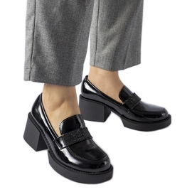 Crne lakirane salonke s Harrisburg petom crno