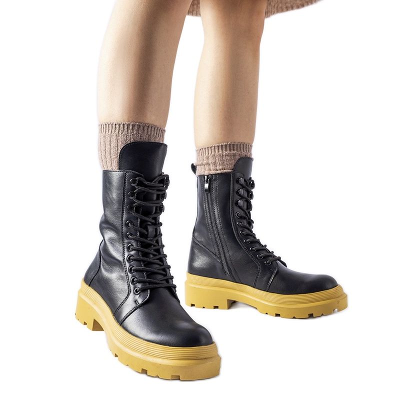 Crne tenisice sa šarenim Quennie potplatom crno