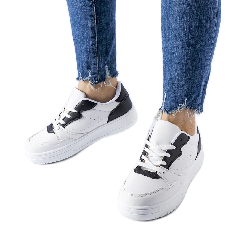 Bijele tenisice s crnim Fournie detaljima bijela