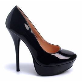 Ideal Shoes Lakirane igle na platformi crna