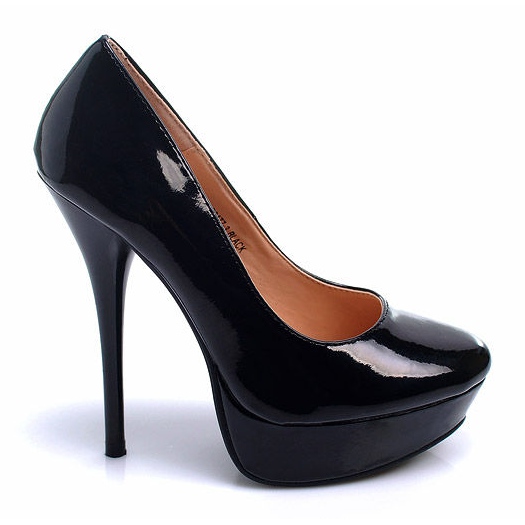 Ideal Shoes Lakirane igle na platformi crno