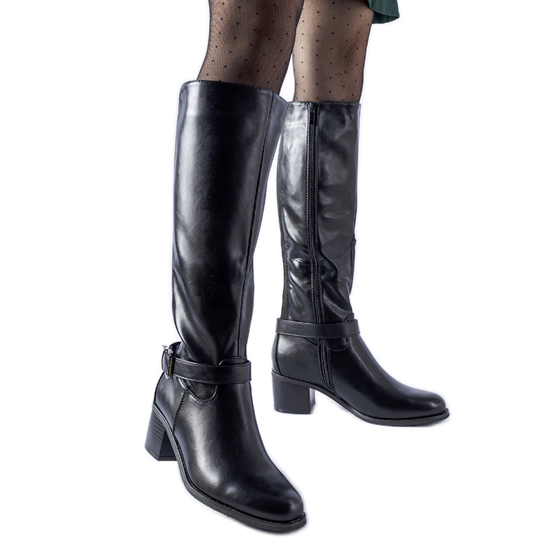 Crne čizme s ukrasnom Ernest kopčom crno