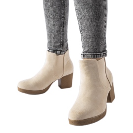 Bež čizme slip-on iz Trevana