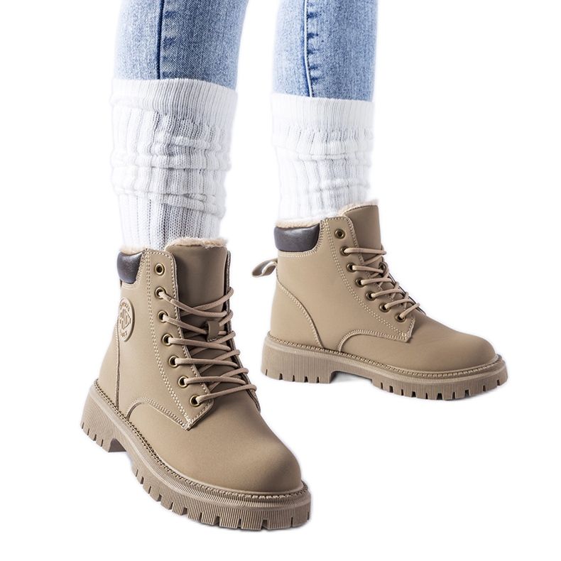 Smeđe izolirane Medole čizme smeđa