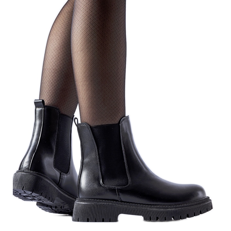 Crne izolirane klasične natikače Noas čizme crno