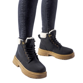 Crne izolirane Burgondi radničke čizme crna