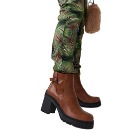 Smeđe gležnjače s niskom petom i omčom za remen Favale smeđa