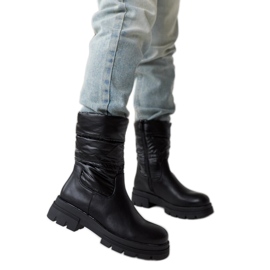 Crne izolirane gležnjače s Malvaro prošivom crna