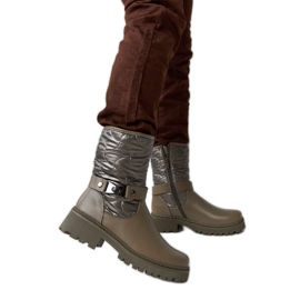 Zelene izolirane gležnjače s ukrasnim Lido remenom zelena