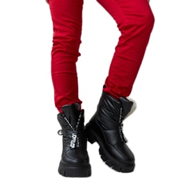 Crne izolirane čizme za snijeg s natpisom Eulalia crna