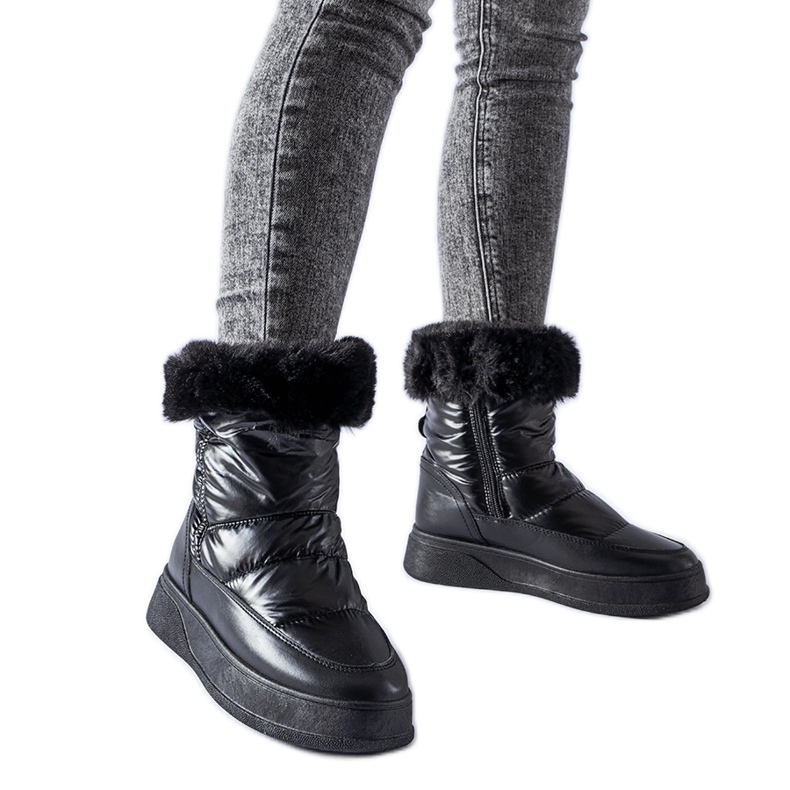 Crne izolirane čizme za snijeg s krznom Oliver crno