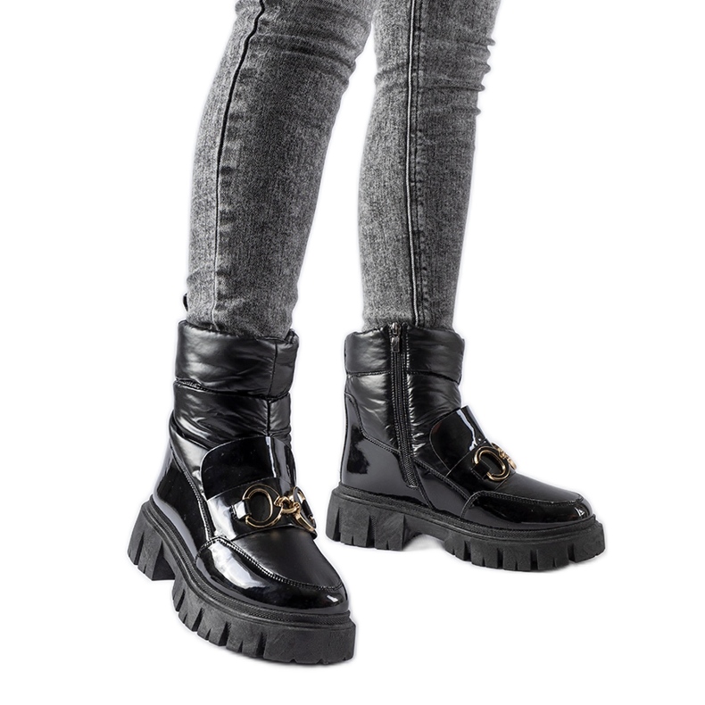 Crne lakirane čizme za snijeg s Elijah kopčom crno