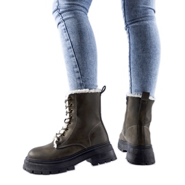 Zelene izolirane čizme iz Tadasunija zelena