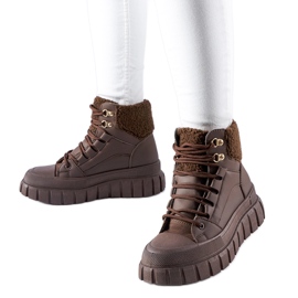 Smeđe izolirane Adamsville tenisice smeđa