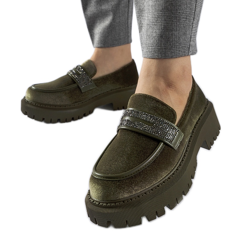 Zelene mokasine ukrašene Longuelo kamenčićima zelena