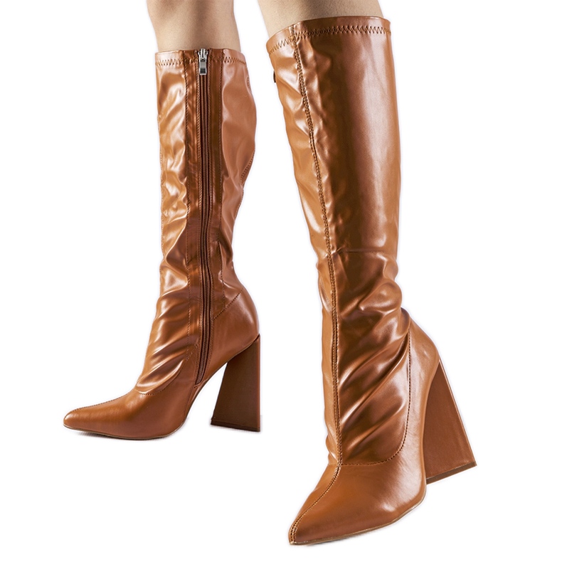 Smeđe čizme s visokom petom iz Petrulla smeđa