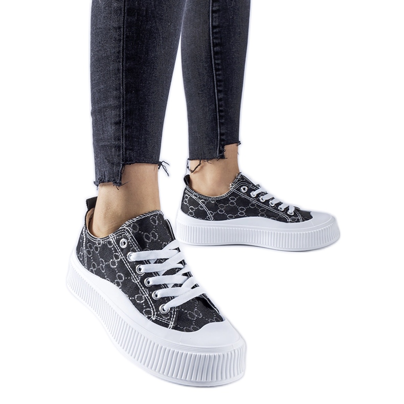 Crne tenisice ukrašene monogramom Cavi crno