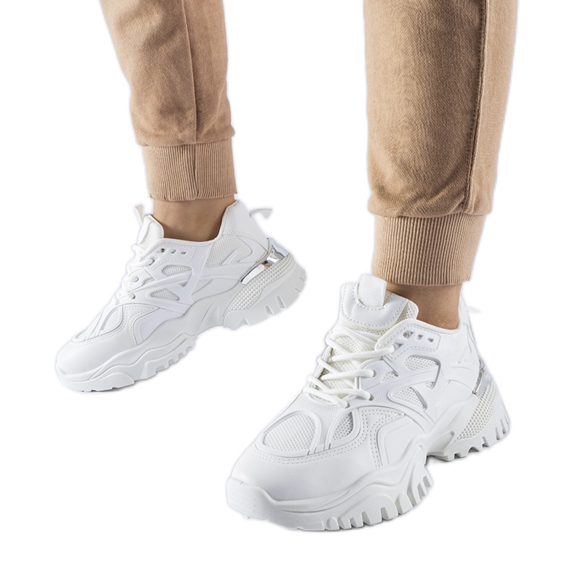 Cislago bijele sportske tenisice bijela