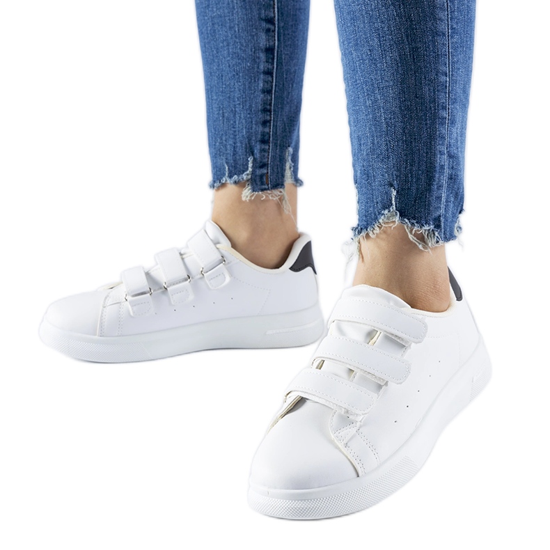 Bijele tenisice s čičak kopčom marke Paré bijela