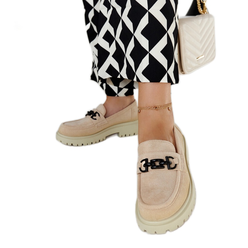 Bež natikače od brušene kože s Lyle kopčom