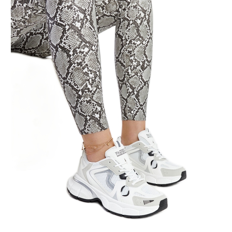 Bijele tenisice s masivnim Jacobine potplatom bijela