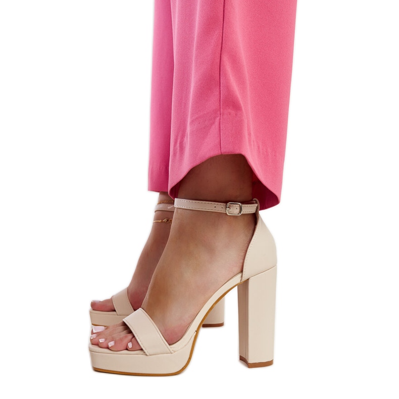 Bež sandale na visoku petu iz Nariman