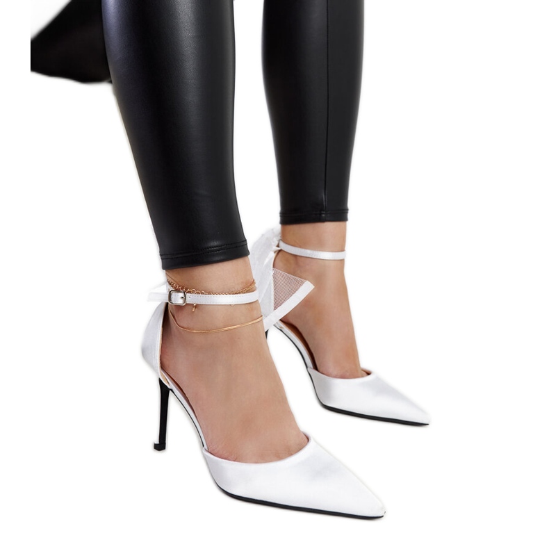 Bijele visoke pete s mašnom iz Ilayse bijela