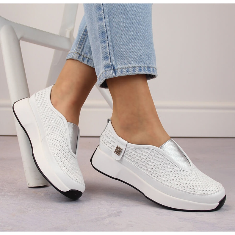 Kožne udobne ženske sportske natikače, bijele, T.Sokolski 456 bijela