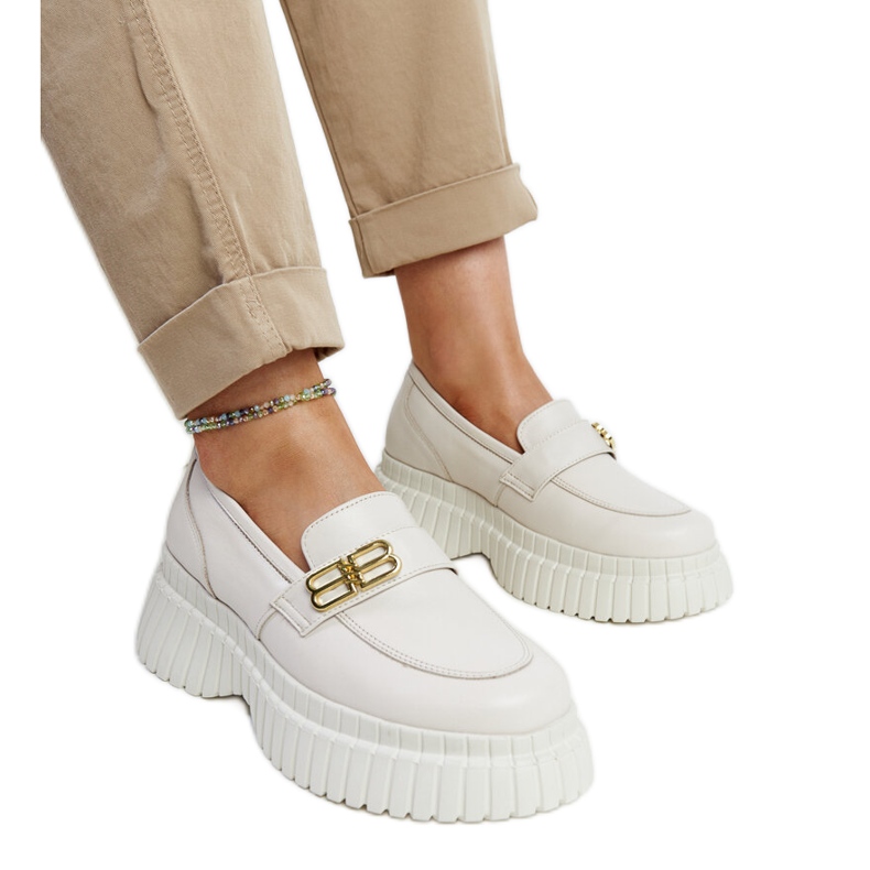 Svijetlo bež kožne cipele, Karino mokasine