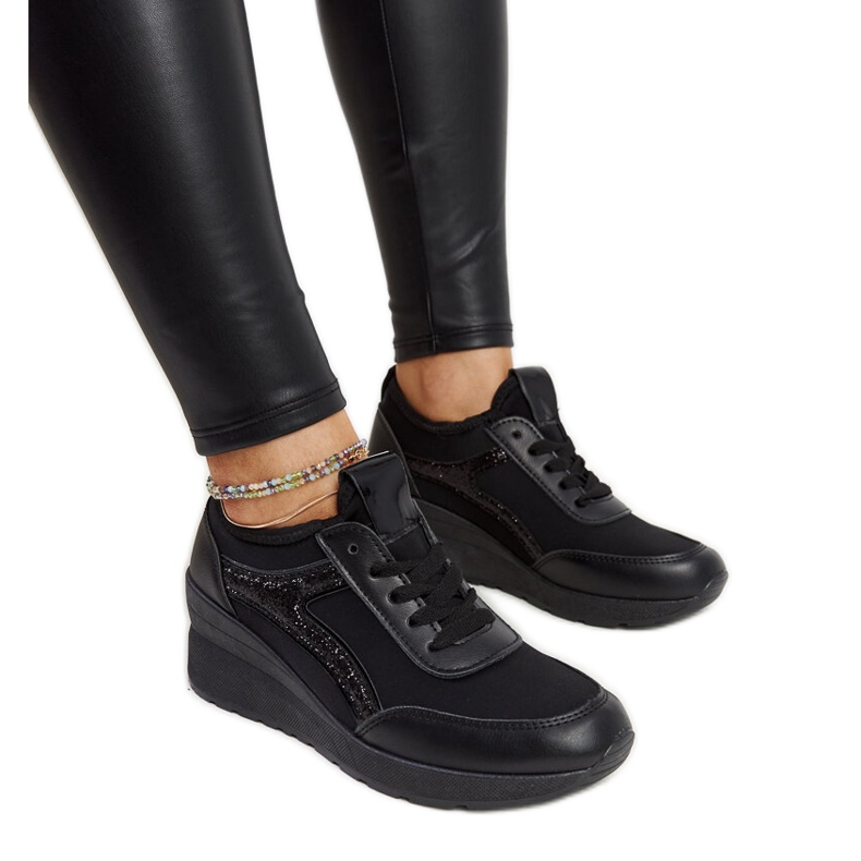 Crne tenisice na wedge Hermina crno