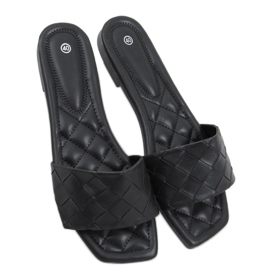 Sahar crne papuče s četvrtastim potplatom crna